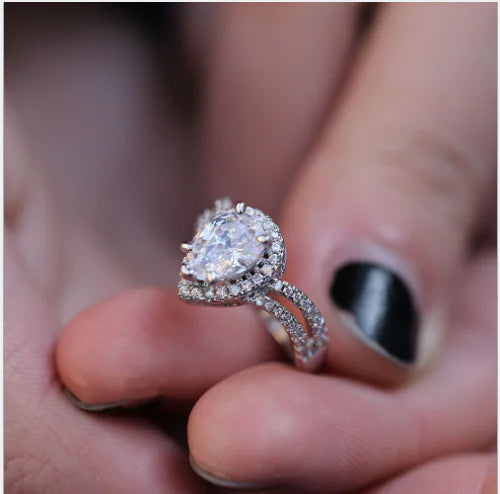 Gleaming Teardrop Diamond Heart Ring